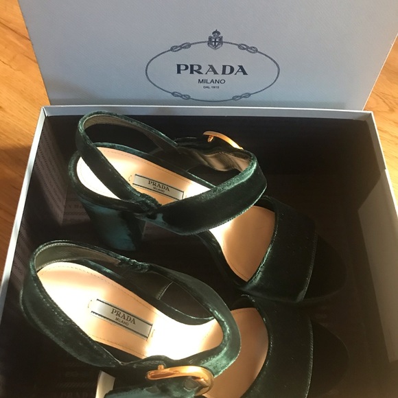 Prada velvet platform sandals green. - Picture 5 of 5